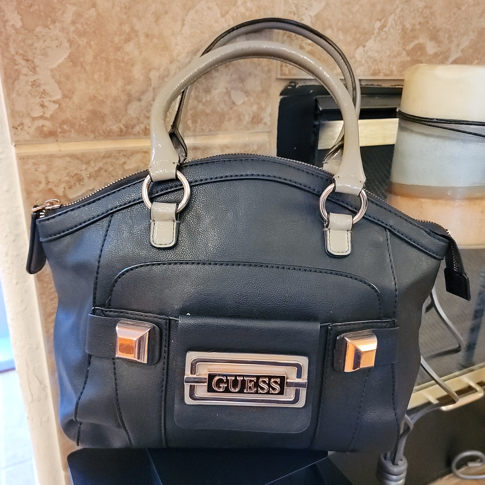 GUESS Black Cream Purse